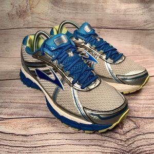 Brooks Adrenaline GTS 15 Women Sneakers 9 Wide